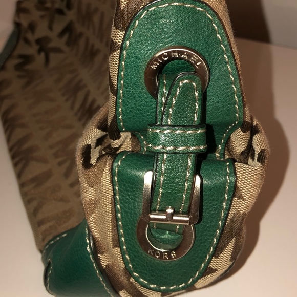 Michael Kors monogram bag (Authentic!) - Picture 2 of 6